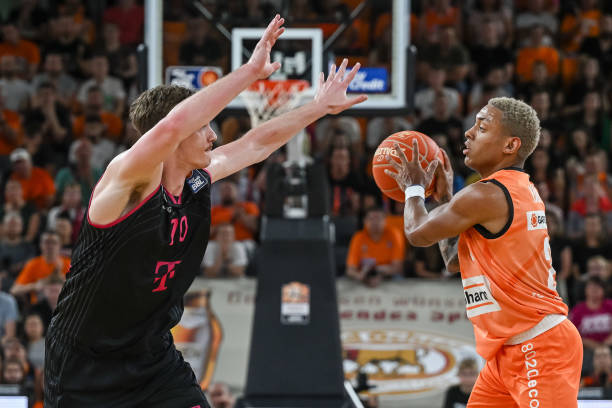 罚球线上的 罚球线上的