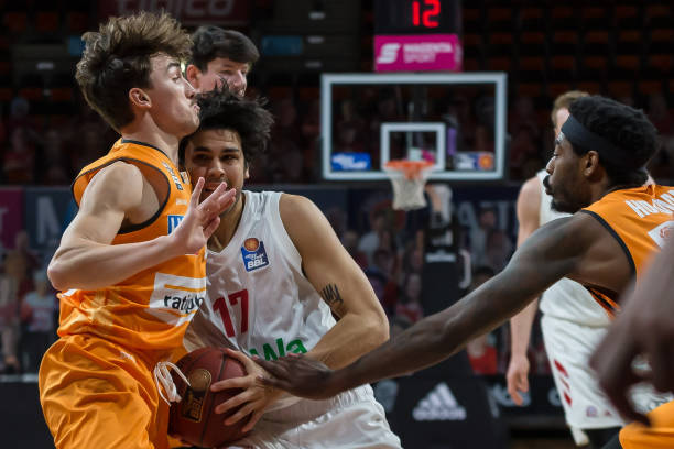 而在进攻端 而在进攻端