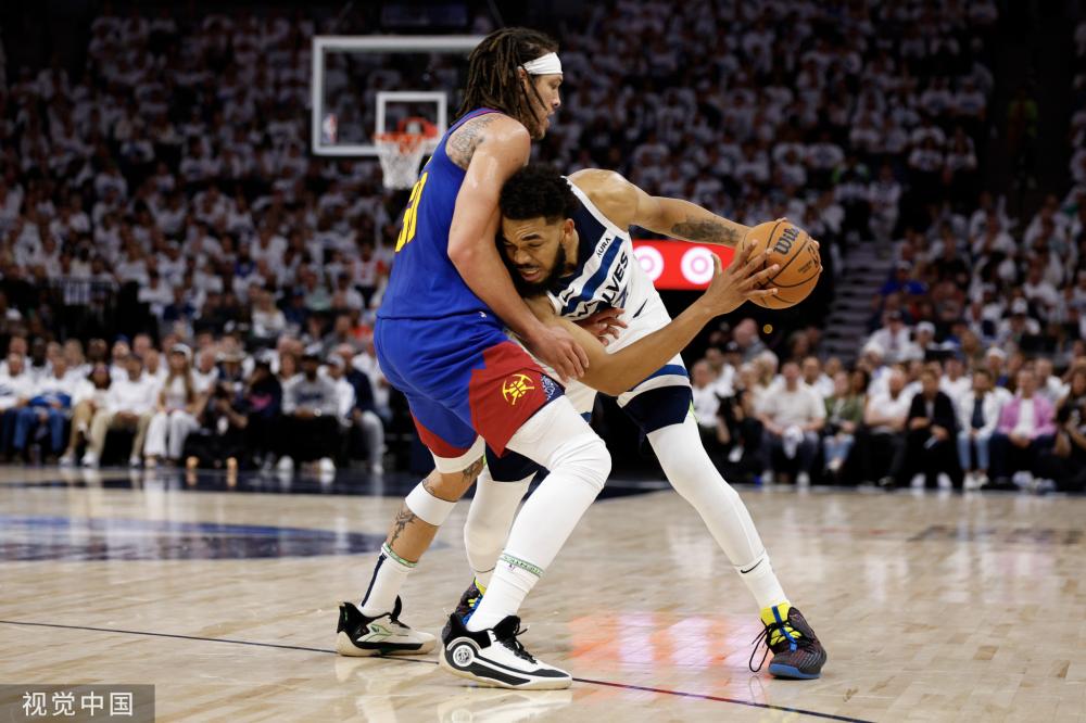 埃利奥特告 埃利奥特告